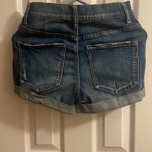 Express denim shorts, stretch, shortie high rise 4, excellent condition